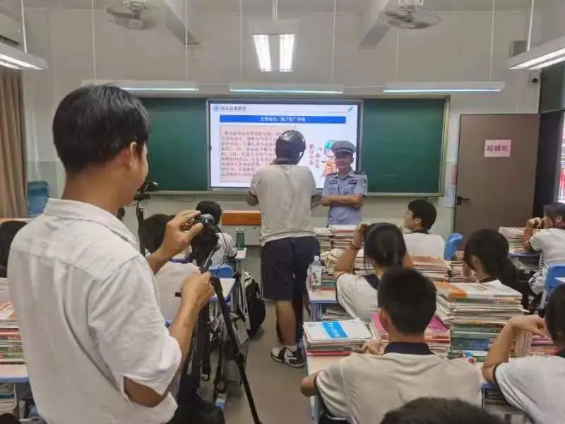 交通安全进校园，共筑平安上学路