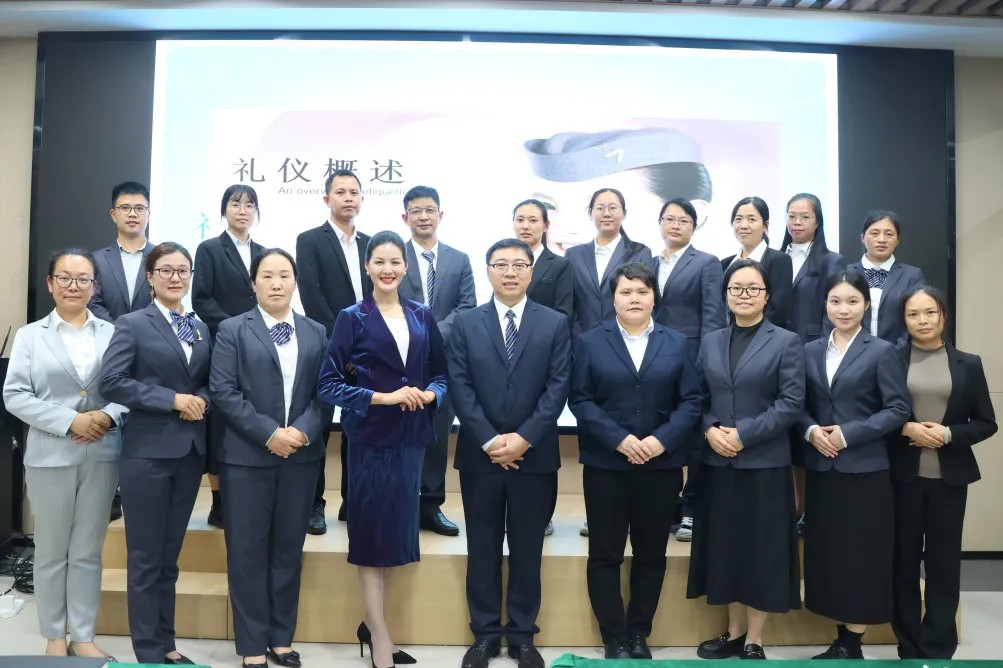 以礼立身 以仪育人——嘉禾新都这场培训让老师们魅力升级！