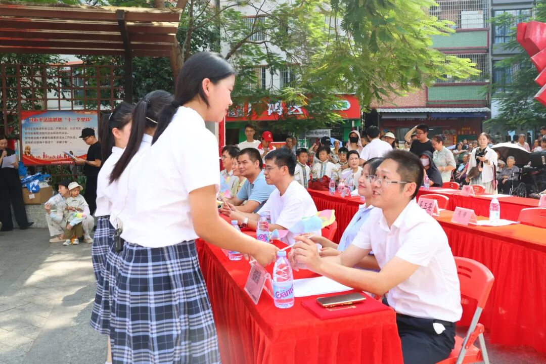 菊染金秋,雅颂重阳|嘉禾新都学子赴新科公园,以雅韵敬桑榆